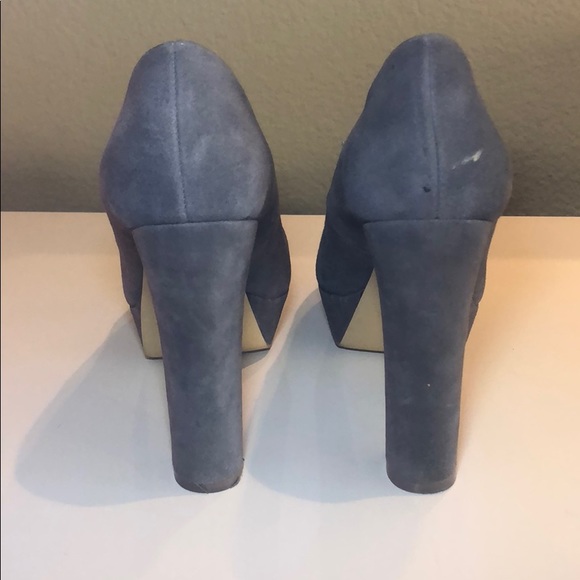 Steve Madden Gray Suede Platform Pump Heels - Picture 2 of 8
